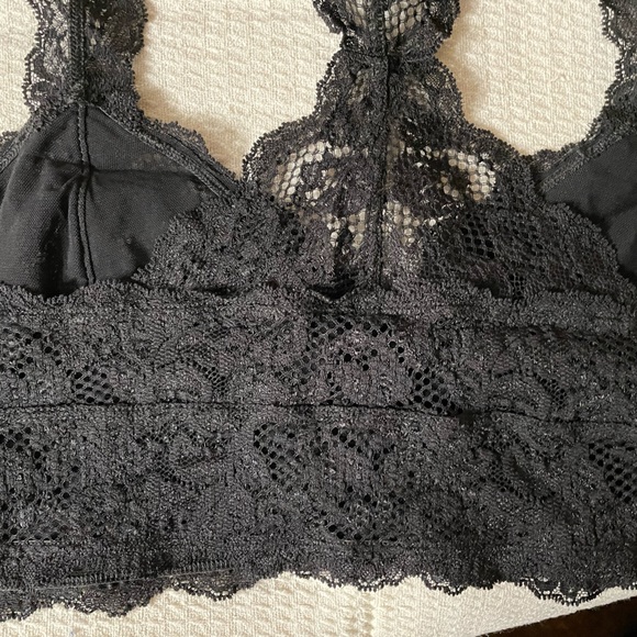 Express Black Lace Bralette - Picture 4 of 6